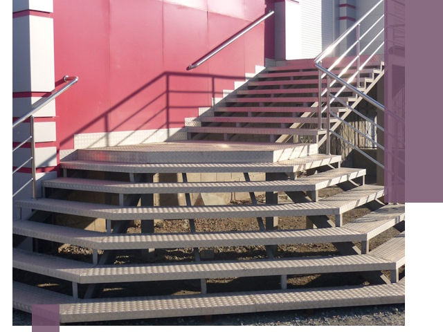 Лестницы для магазина в Мценске — изготовление и монтаж