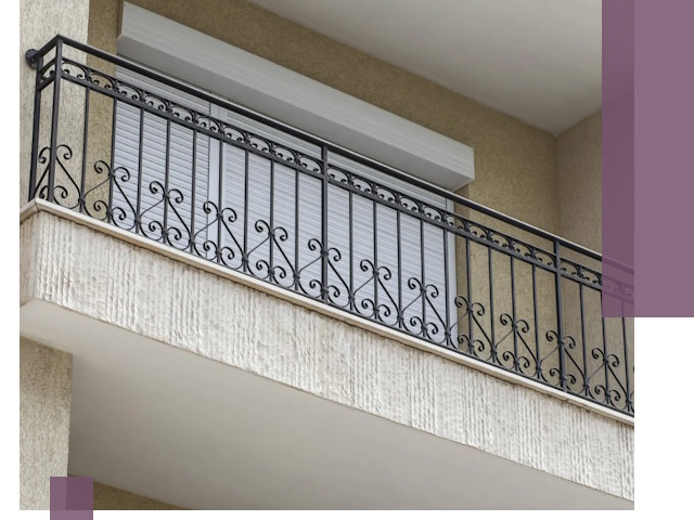 Балконные ограждения из металла и стекла в Мценске для домов