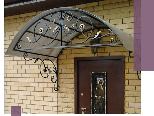 Изготовление козырьков из металла под ключ в Мценске