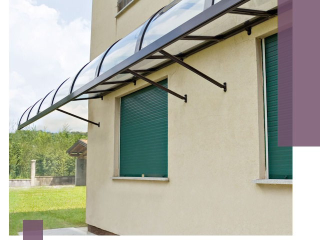 Козырьки над окнами в Мценске — изготовление и монтаж по выгоде