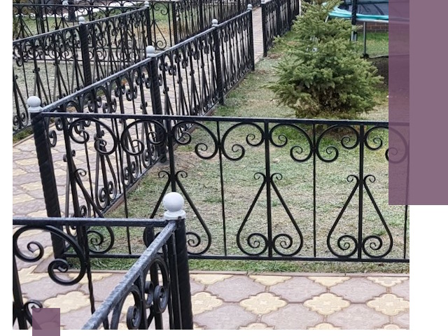 Кованые газонные ограждения под ключ в Мценске