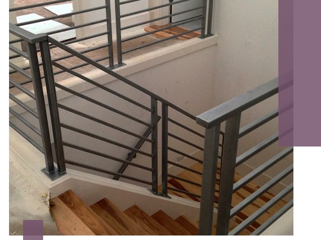 Изготовление поручней из металла и дерева в Мценске